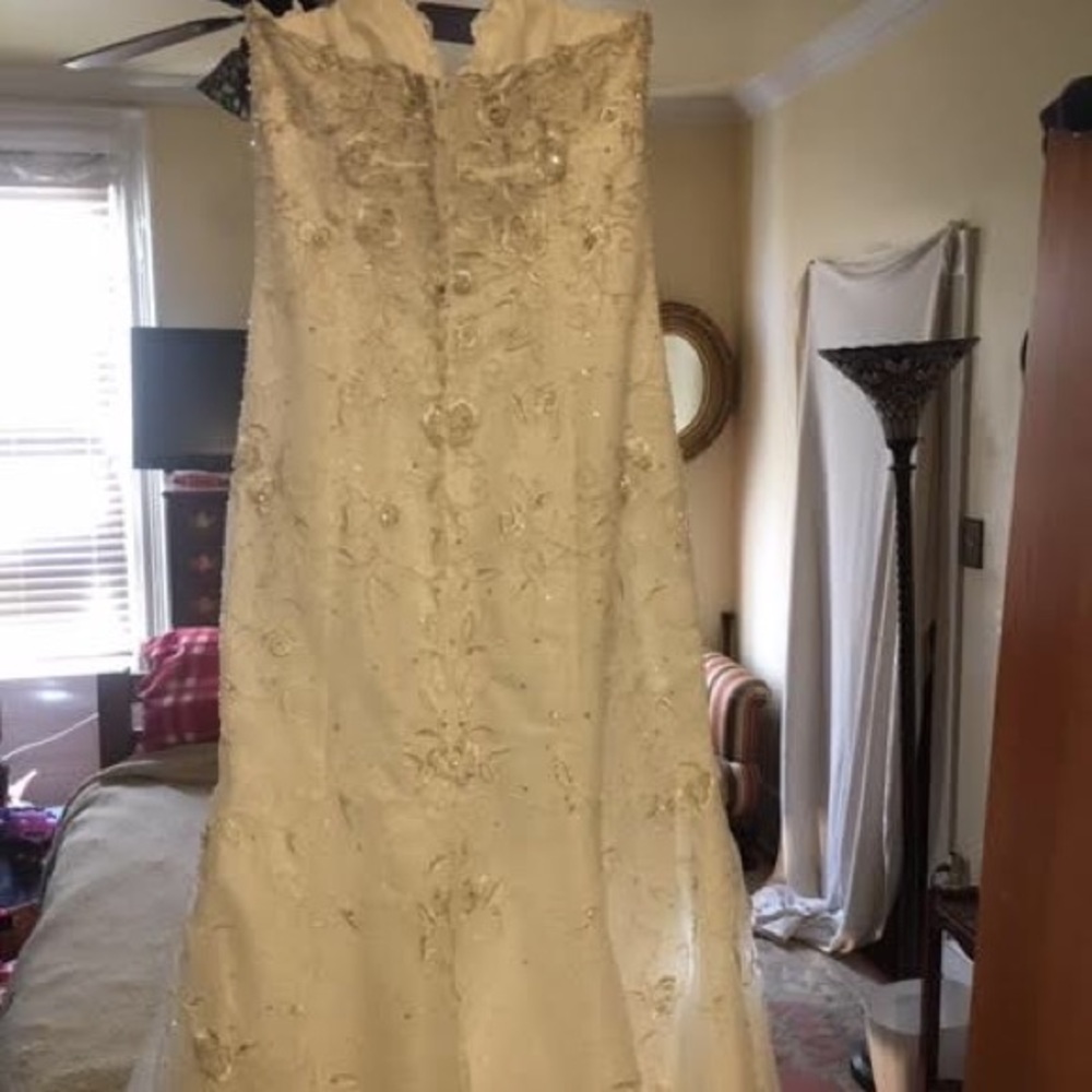NWT!! Demetrios Wedding Gown